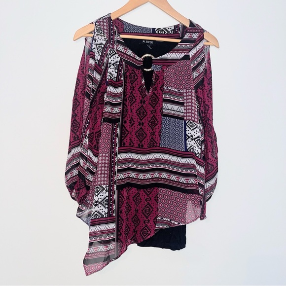 A. Byer Tops - A. Byer Women's Geometric Blouse - Burgundy and Black